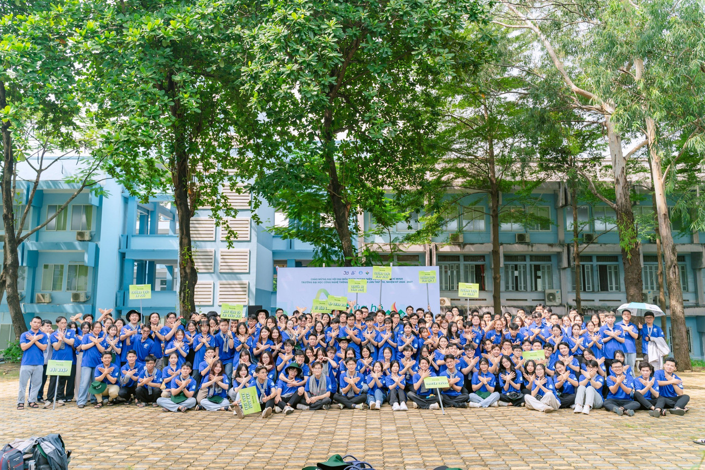 300 sinh viên tình nguyện lên đường thực hiện 'Mùa Hè Xanh'.