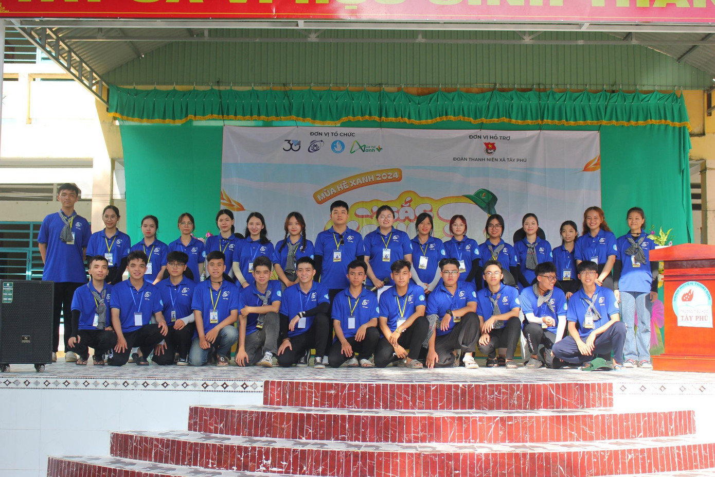 Lễ nhận quân của Sắc Xanh 3 - Đội hình thường trực An Giang (trường ĐH Công nghệ thông tin, ĐHQG TP. HCM) tại xã Tây Phú, huyện Thoại Sơn, tỉnh An Giang.