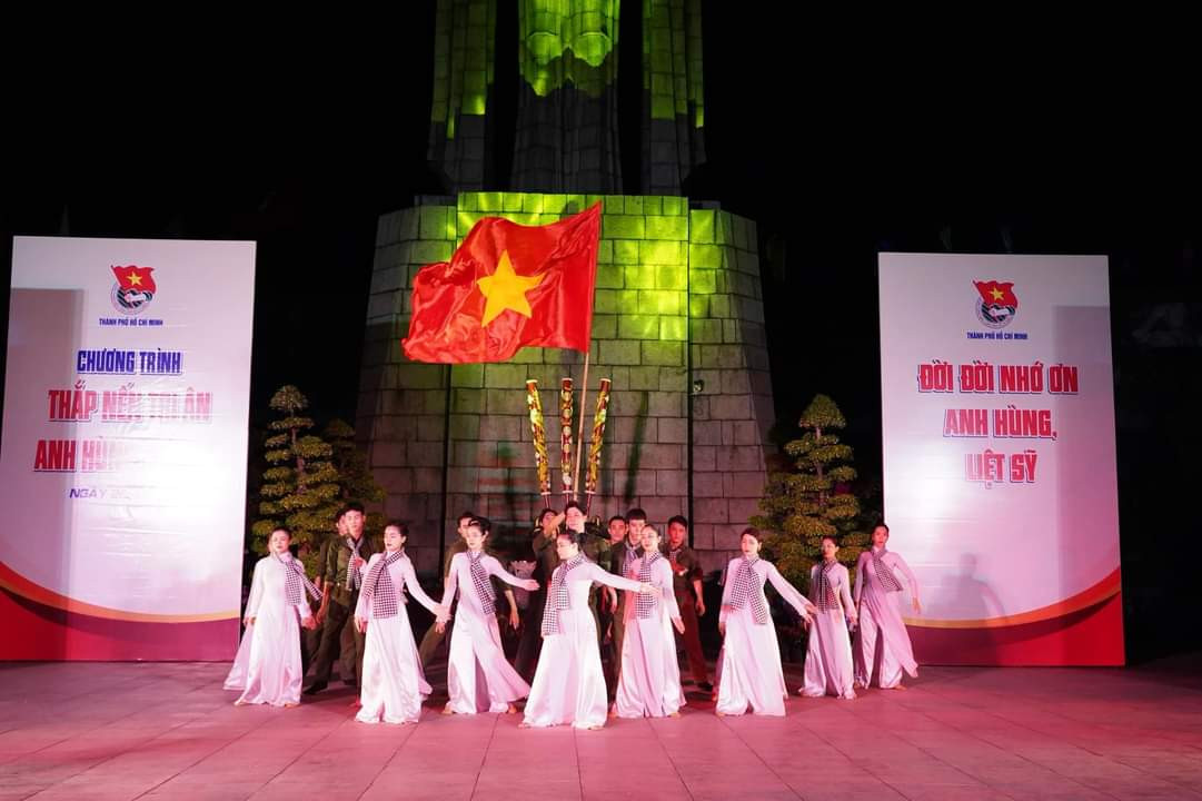 Các tiết mục văn nghệ tại chương trình. (Ảnh: TLTĐ) Các tiết mục văn nghệ tại chương trình. (Ảnh: TLTĐ)