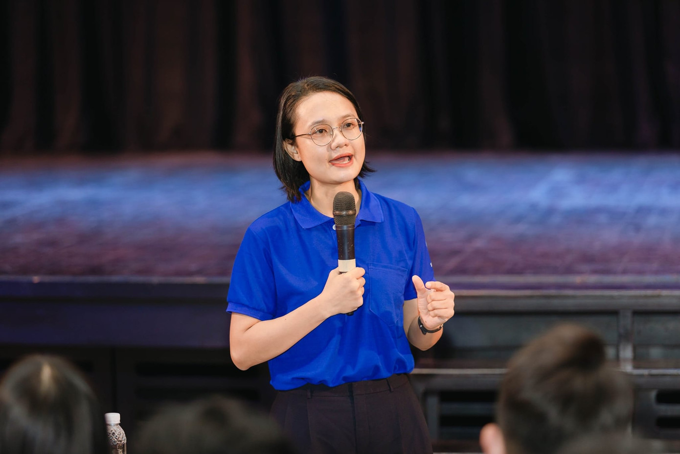 Chị Trần Thu Hà trình bày chuyên đề tại Hội nghị. (Ảnh: TLTĐ)