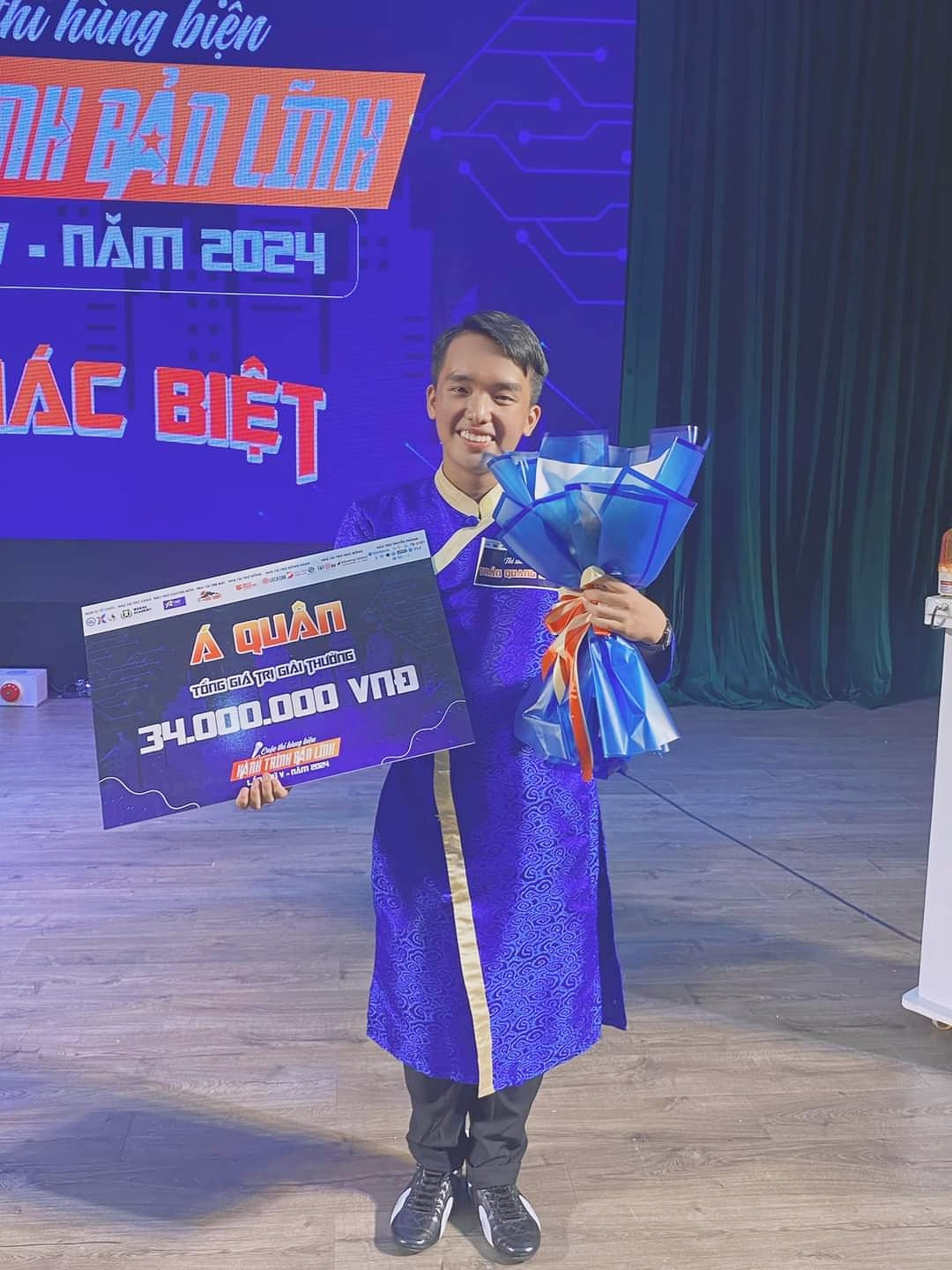 Quang Huy là Á quân của cuộc thi “Hành trình bản lĩnh” mùa 5. (Ảnh: NVCC) Quang Huy là Á quân của cuộc thi “Hành trình bản lĩnh” mùa 5. (Ảnh: NVCC)