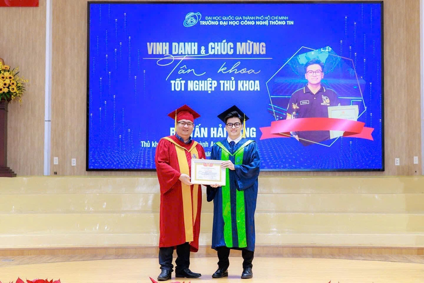 Hải Đăng được vinh danh thủ khoa toàn diện ngành An toàn thông tin (chương trình Tài năng) tốt nghiệp đợt 2, năm 2024, trường ĐH Công nghệ thông tin (ĐHQG TP. HCM). Hải Đăng được vinh danh thủ khoa toàn diện ngành An toàn thông tin (chương trình Tài năng) tốt nghiệp đợt 2, năm 2024, trường ĐH Công nghệ thông tin (ĐHQG TP. HCM).