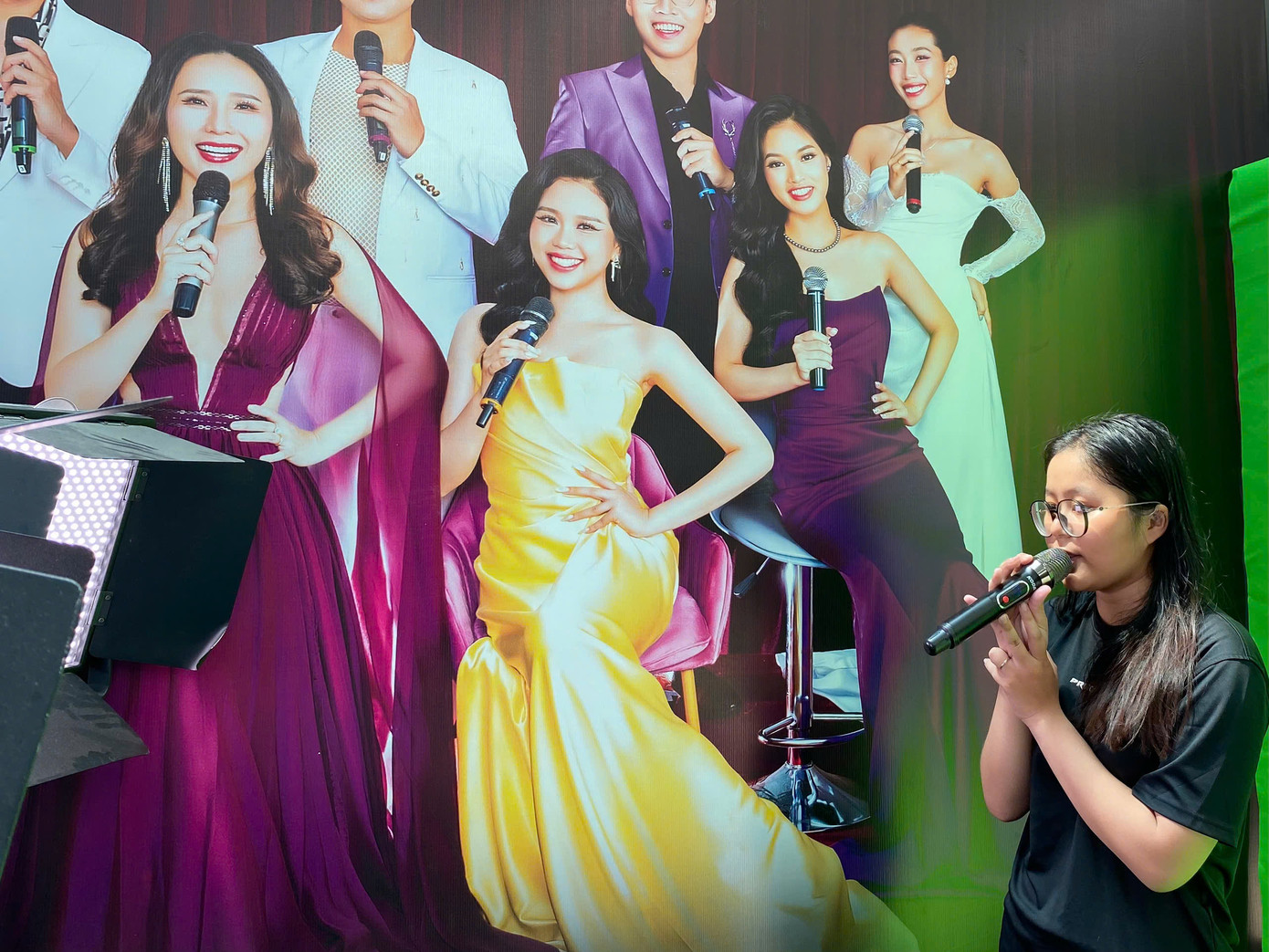 Các cuộc thi thu hút bạn trẻ tham gia.