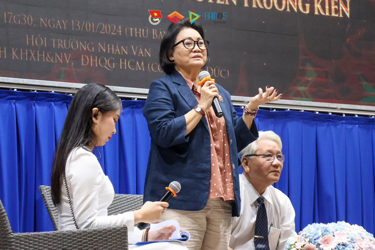 Thắp lửa đam mê cho những 'nhà báo tương lai' ảnh 1 Thắp lửa đam mê cho những 'nhà báo tương lai' ảnh 1