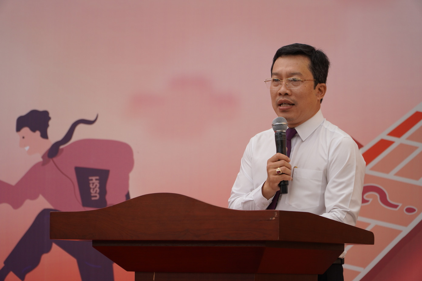 TS Lê Hoàng Dũng phát biểu tại Lễ khai mạc Ngày hội. TS Lê Hoàng Dũng phát biểu tại Lễ khai mạc Ngày hội.