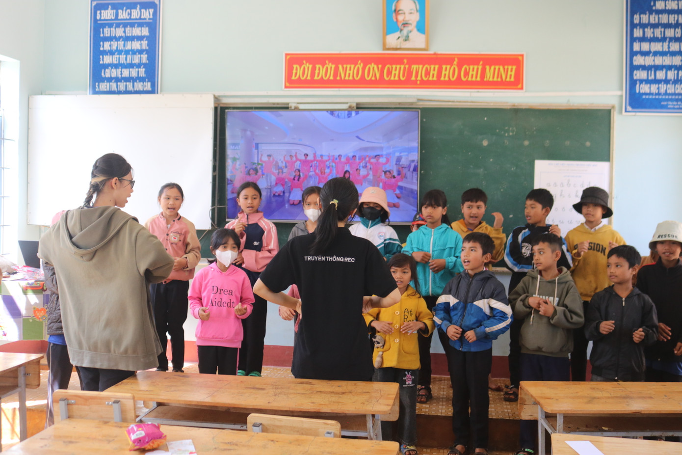 Các lớp học nâng cao kiến thức và kỹ năng được tạo ra với mục đích nâng cao sự an toàn cho các em. Các lớp học nâng cao kiến thức và kỹ năng được tạo ra với mục đích nâng cao sự an toàn cho các em.