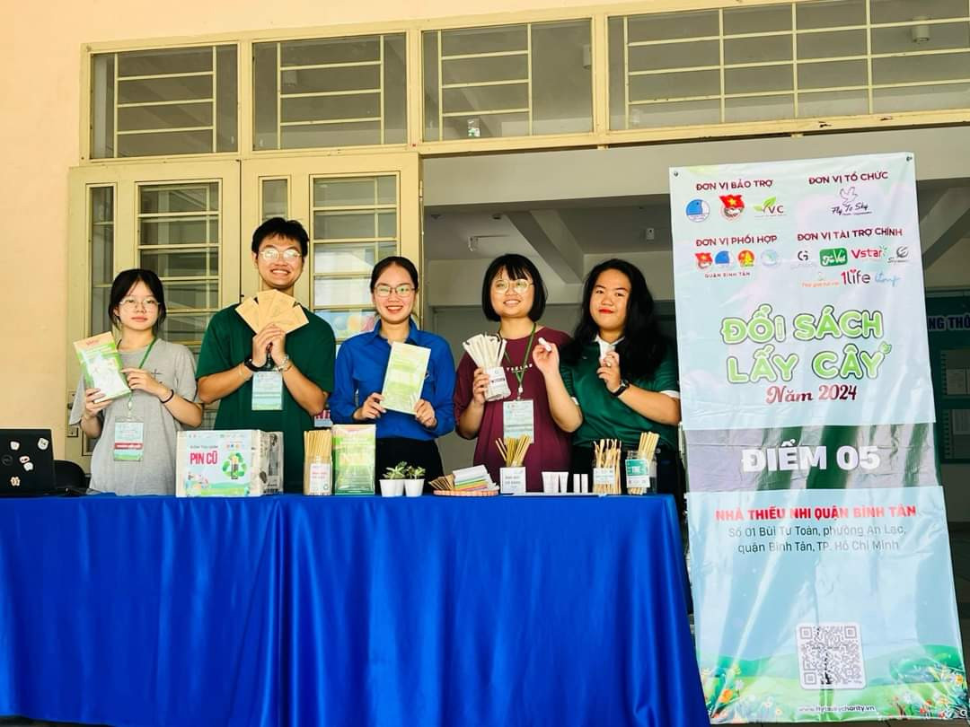 Nhiều bạn trẻ đã hưởng ứng chương trình. Nhiều bạn trẻ đã hưởng ứng chương trình.