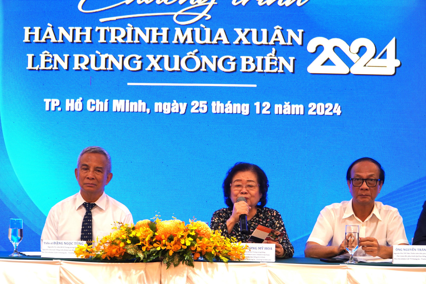 Nguyên Phó Chủ tịch nước Trương Mỹ Hoa - Chủ tịch Quỹ học bổng Vừ A Dính chia sẻ tại buổi tổng kết các hoạt động của Quỹ năm 2024, diễn ra tại TP. HCM, ngày 25/12.