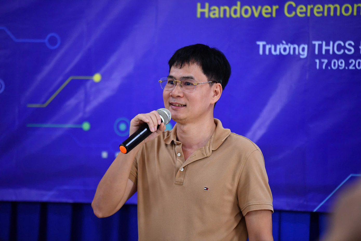 Nhà báo Lý Thành Tâm phát biểu tại chương trình. Nhà báo Lý Thành Tâm phát biểu tại chương trình.