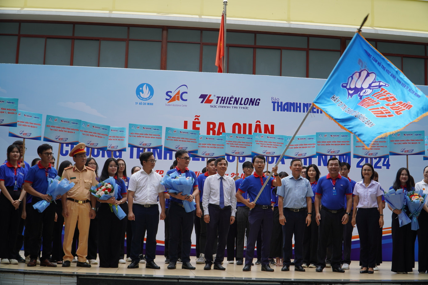 Nghi lễ xuất quân chương trình &apos;Tiếp sức mùa thi&apos; năm 2024 tại TP. HCM.