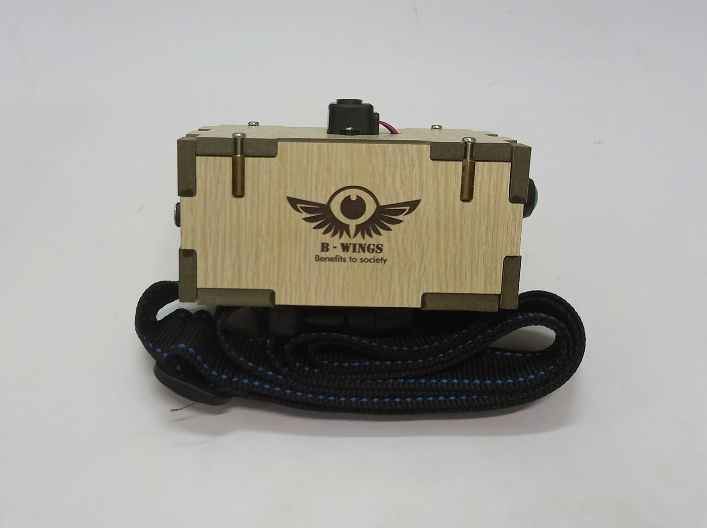 Thiết bị phát cảnh báo chướng ngại vật cho người khiếm thị. Thiết bị phát cảnh báo chướng ngại vật cho người khiếm thị.