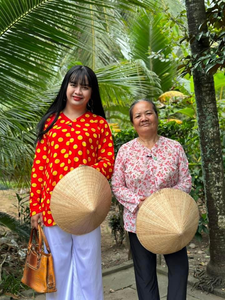 "Con Liễu" và "má chồng" thực tế là hai mẹ con ruột. (Ảnh: NVCC) "Con Liễu" và "má chồng" thực tế là hai mẹ con ruột. (Ảnh: NVCC)