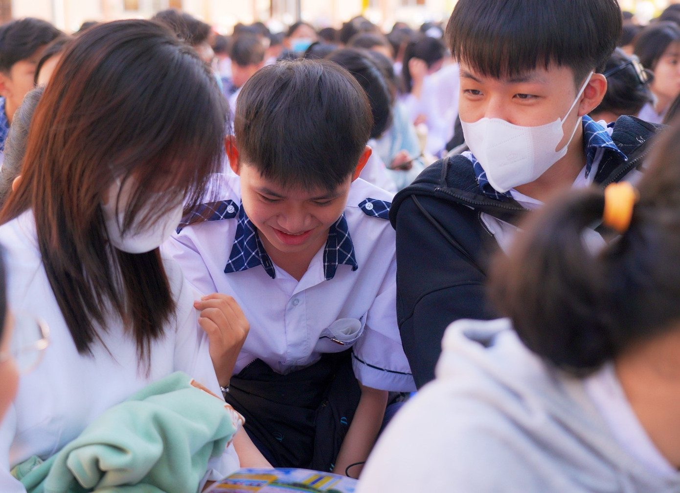 Chuyên ngành Thiết kế vi mạch cũng được nhiều trường phía Nam mở mới để tuyển sinh từ năm nay như tại trường ĐH Bách khoa (ĐHQG TP. HCM), trường ĐH Công nghiệp TP. HCM, trường ĐH Quốc tế Sài Gòn, trường ĐH FPT, trường ĐH Lạc Hồng (Đồng Nai)...