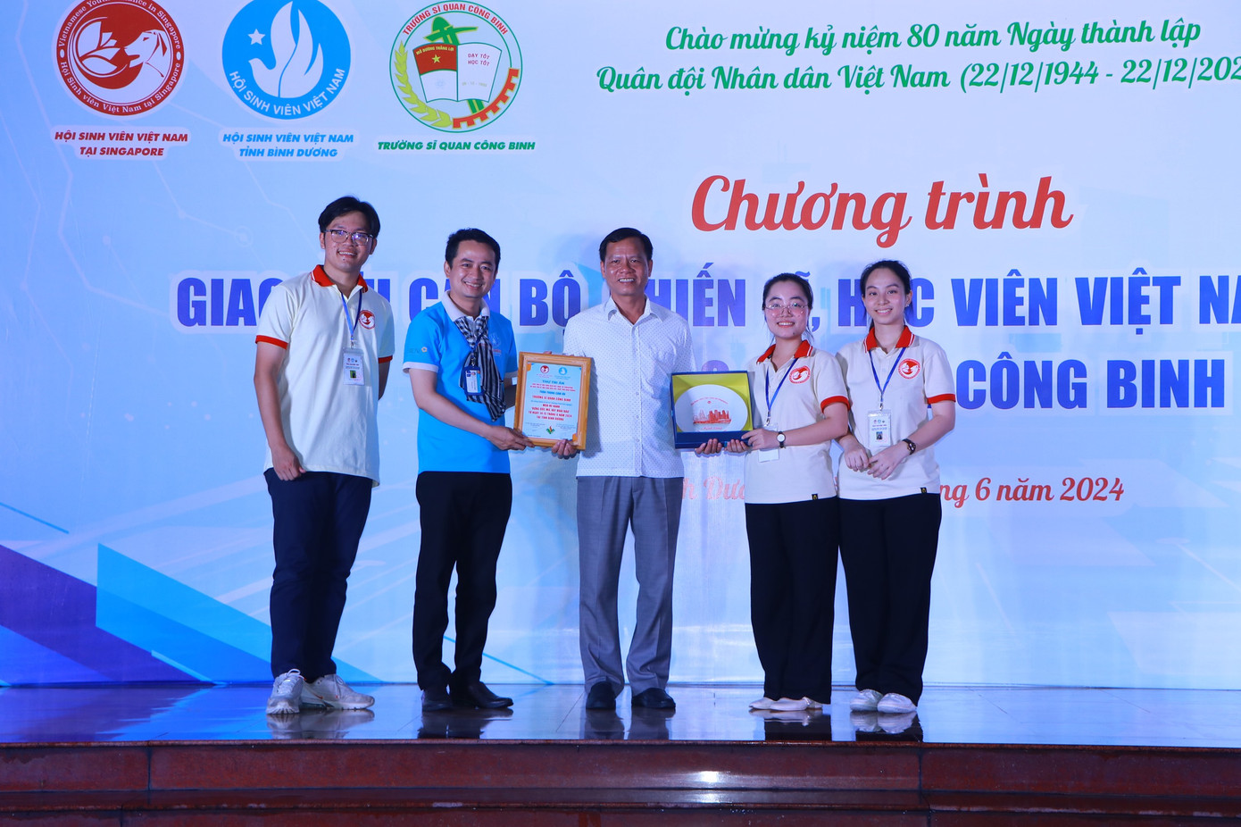 Giao lưu cán bộ, chiến sĩ, học viên Việt Nam và quốc tế tại trường Sĩ quan Công binh.