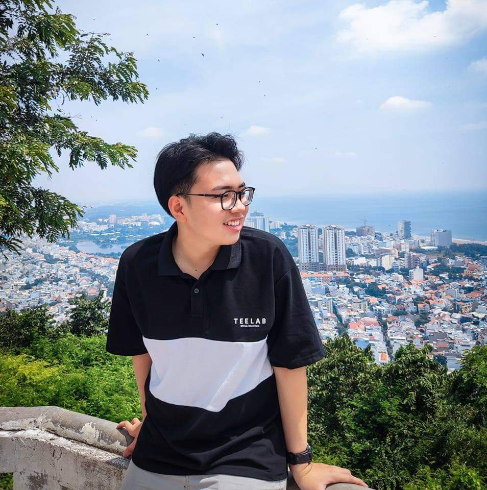 Minh Nhựt (2002) - sinh viên năm cuối, ngành Ngân hàng.