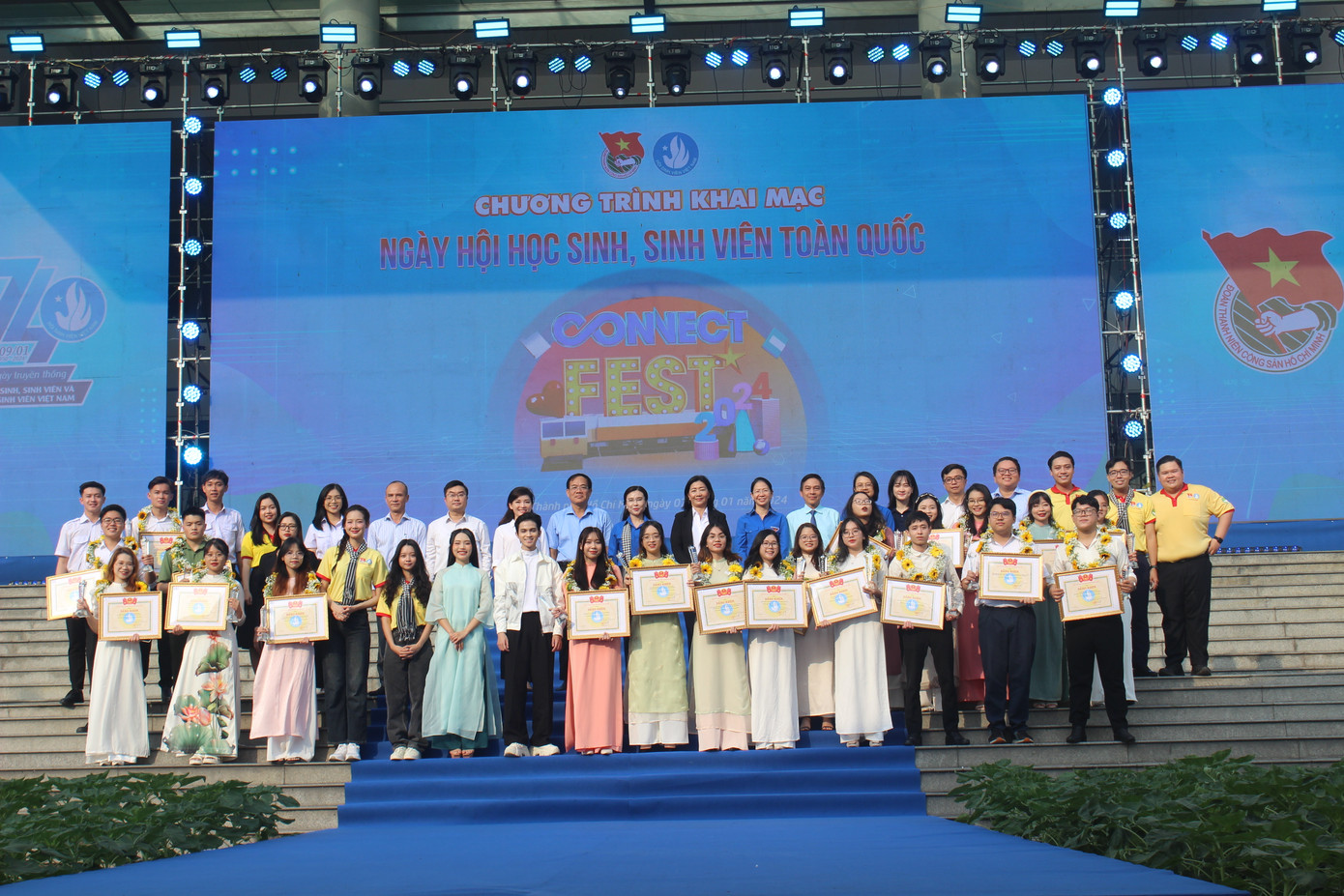 29 tập thể đạt Danh hiệu &apos;Tập thể Sinh viên 5 tốt&apos; cấp Trung ương, năm học 2022 - 2023.