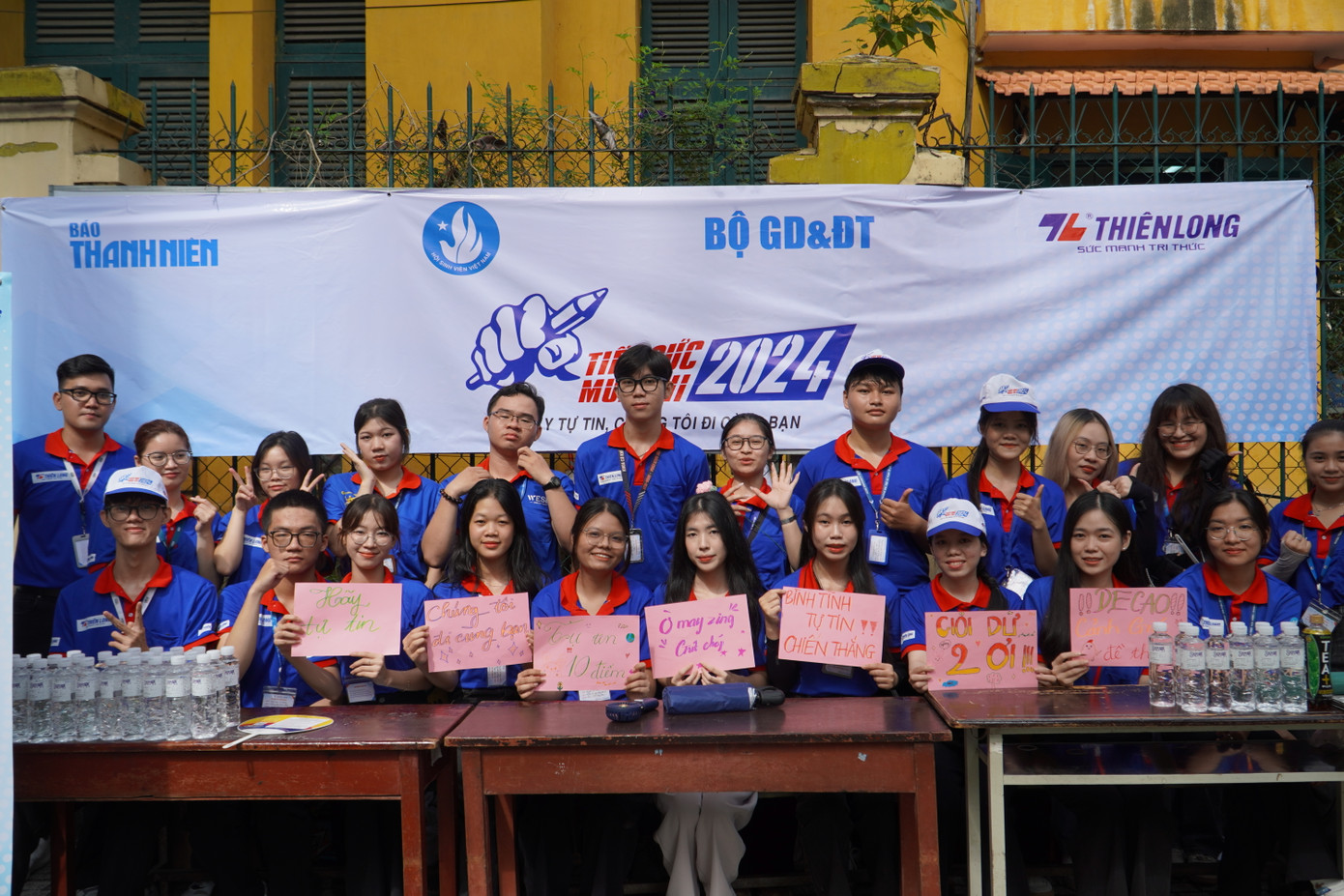 Những câu khẩu hiệu dễ thương cổ vũ các sĩ tử mùa thi. Những câu khẩu hiệu dễ thương cổ vũ các sĩ tử mùa thi.