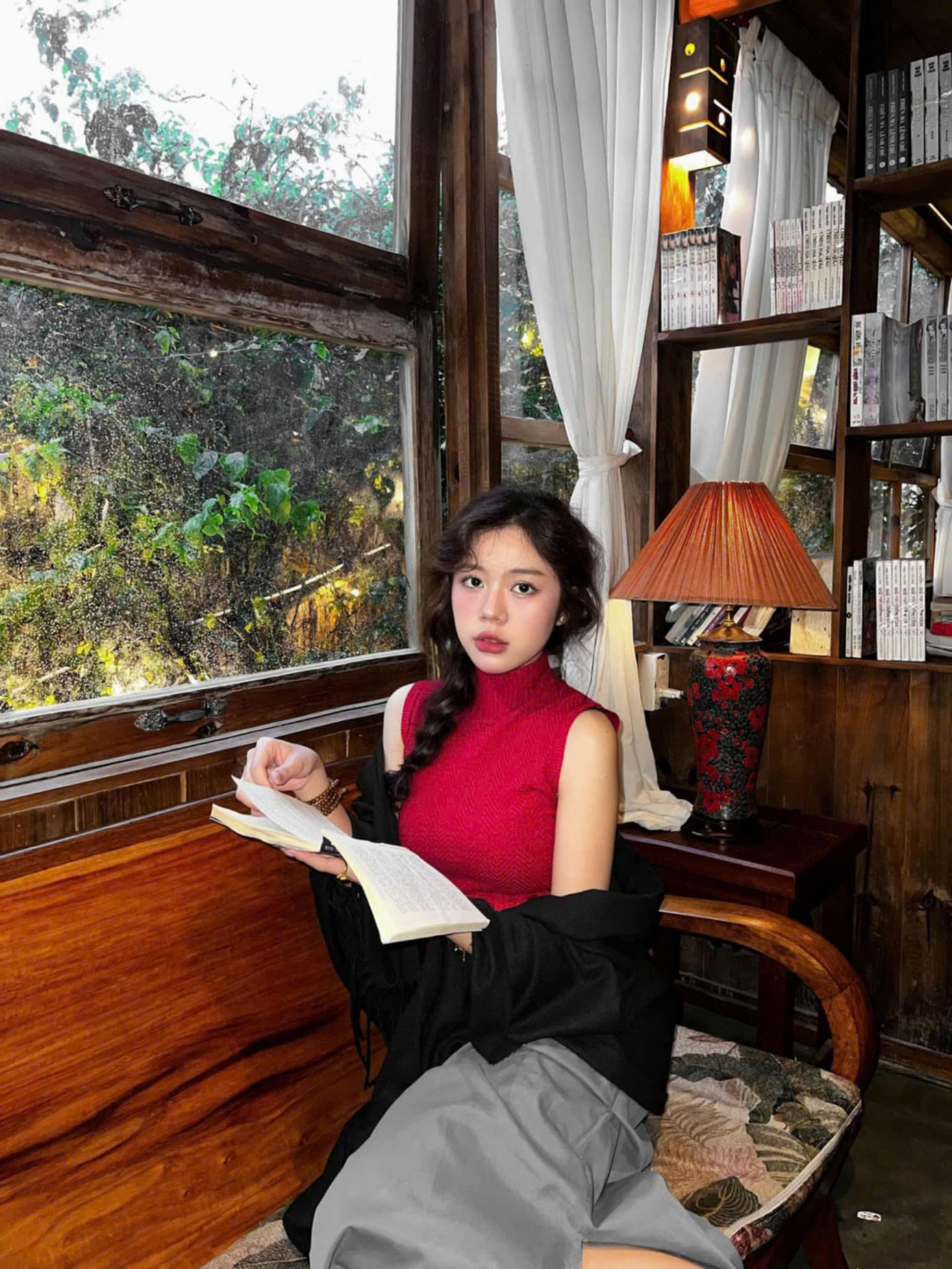 Quế Phương khuyên các bạn trẻ sắp tới đi du lịch Lễ nên đặt phòng từ sớm để có vị trí “view đẹp” và tránh hết phòng. Quế Phương khuyên các bạn trẻ sắp tới đi du lịch Lễ nên đặt phòng từ sớm để có vị trí “view đẹp” và tránh hết phòng.