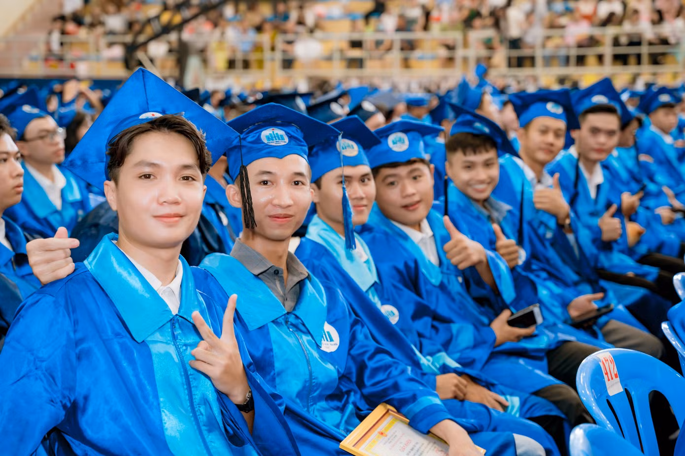Sinh viên trường ĐH Nha Trang. Sinh viên trường ĐH Nha Trang.