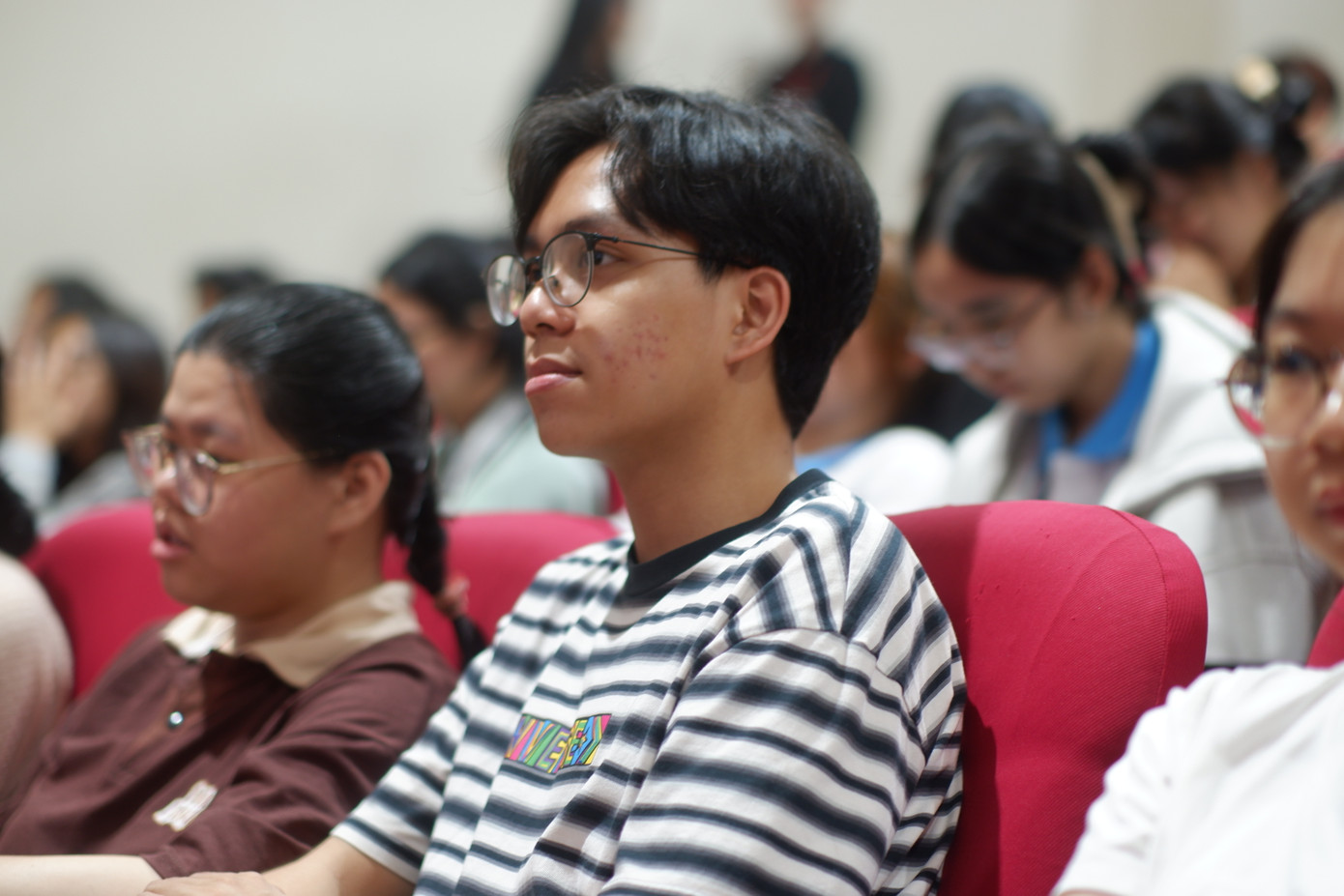 Chương trình giúp sinh viên hiểu hơn về định kiến và bức bối giới, nhiều bạn trẻ đã dần cởi mở, chia sẻ nhiều hơn về vấn đề này. Chương trình giúp sinh viên hiểu hơn về định kiến và bức bối giới, nhiều bạn trẻ đã dần cởi mở, chia sẻ nhiều hơn về vấn đề này.