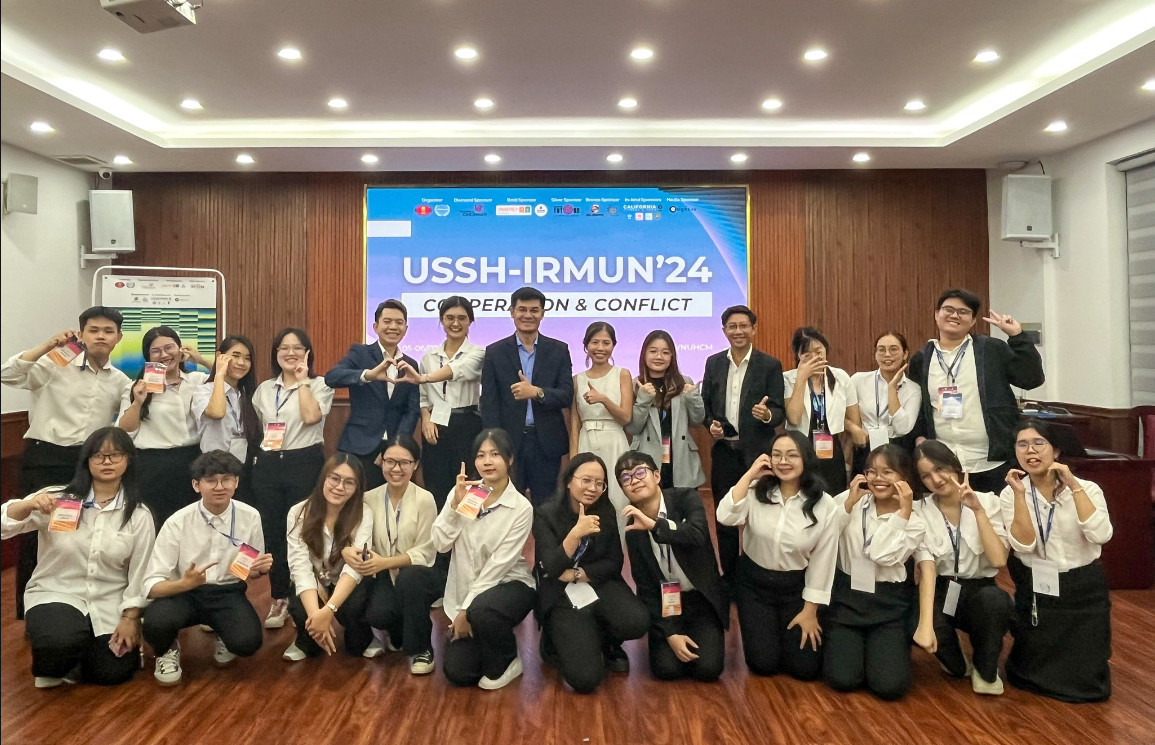 Ban Tổ chức Hội nghị Mô phỏng Liên Hợp Quốc 'USSH-IRMUN’ 24'. Ban Tổ chức Hội nghị Mô phỏng Liên Hợp Quốc 'USSH-IRMUN’ 24'.