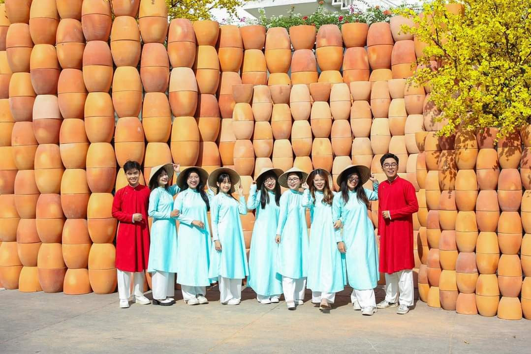 Gốm Vĩnh Long được đưa vào trong thiết kế tiểu cảnh tại Lễ hội. Gốm Vĩnh Long được đưa vào trong thiết kế tiểu cảnh tại Lễ hội.