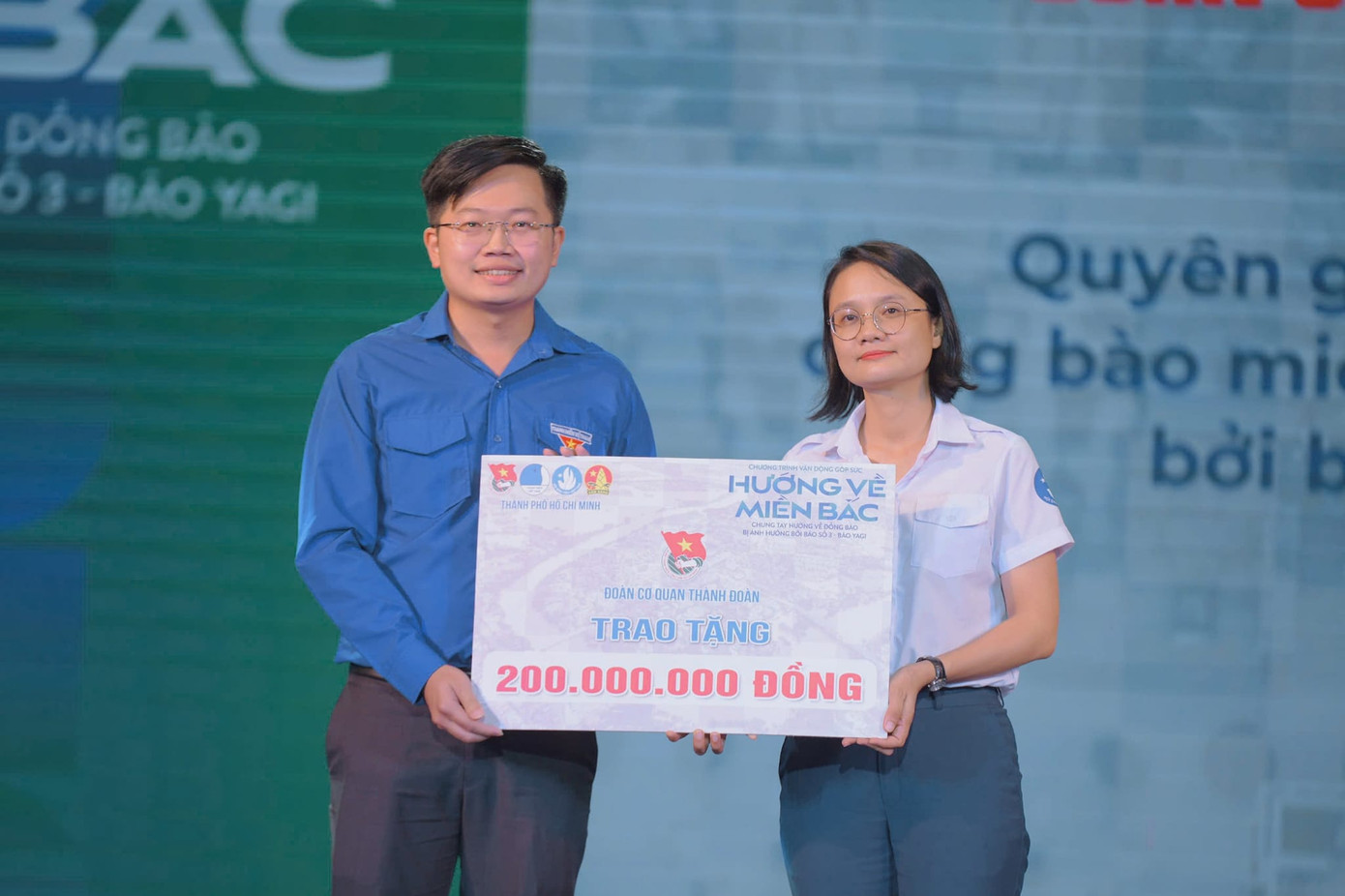 Thành Đoàn TP. HCM tiếp nhận ủng hộ từ các đơn vị. (Ảnh: TLTĐ)