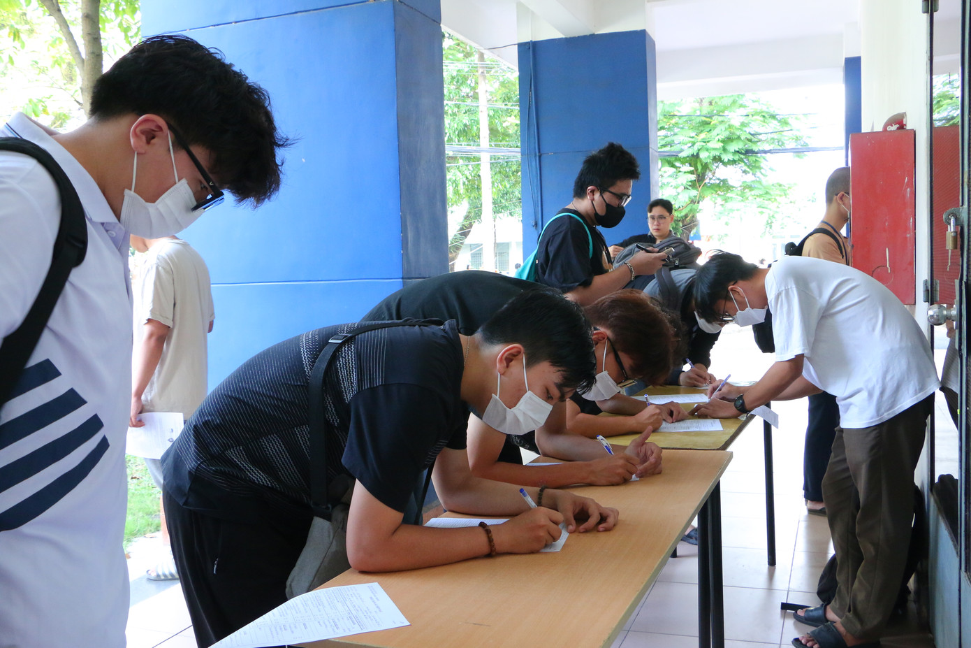 Đông đảo sinh viên Bách khoa tham gia ngày hội hiến máu. Đông đảo sinh viên Bách khoa tham gia ngày hội hiến máu.