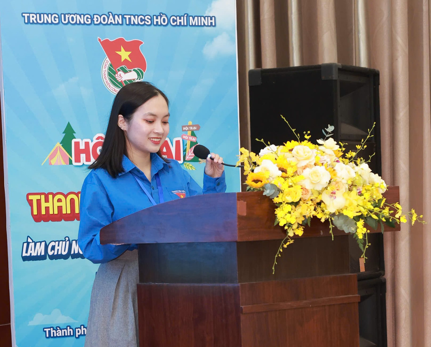 Chị Lê Thị Hoài Anh đại diện chia sẻ về sự cam kết của các đại biểu.