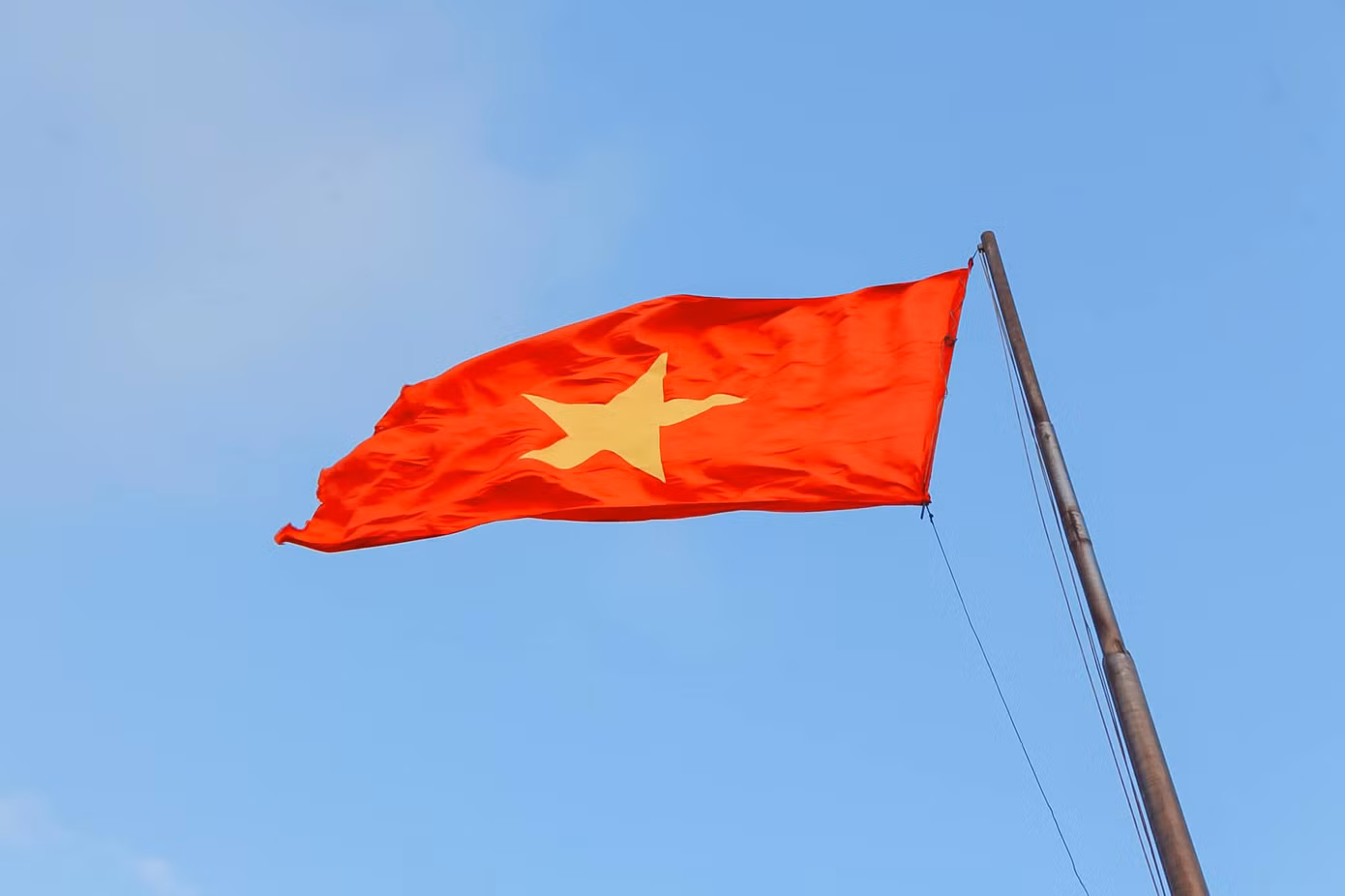 Đây là một trong 7 cột cờ chủ quyền được xây dựng trong khuôn khổ Dự án xây dựng Cột cờ chủ quyền Tổ quốc tại các đảo tiền tiêu trải dọc đất nước, bao gồm: Đảo Trần (Quảng Ninh), đảo Bạch Long Vĩ (Hải Phòng), đảo Hòn La (Quảng Bình), đảo Cù Lao Xanh (Bình Định), đảo Phú Quý (Bình Thuận), đảo Côn Sơn (Bà Rịa – Vũng Tàu) và đảo Thổ Chu (Kiên Giang). (Ảnh: TLTĐ)