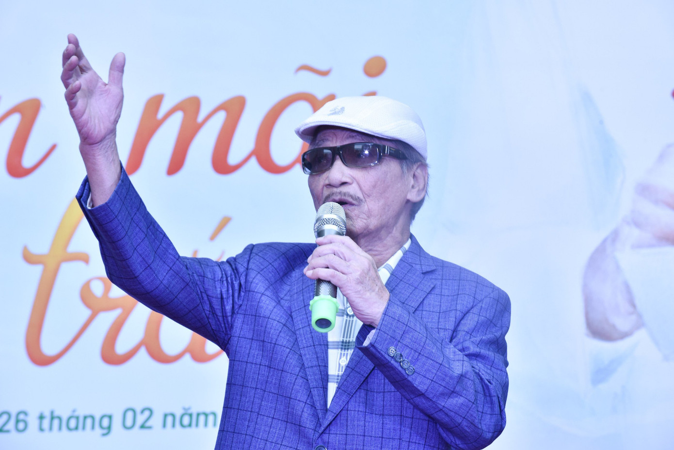 Nhạc sĩ Trần Tiến góp vui tại chương trình. Nhạc sĩ Trần Tiến góp vui tại chương trình.