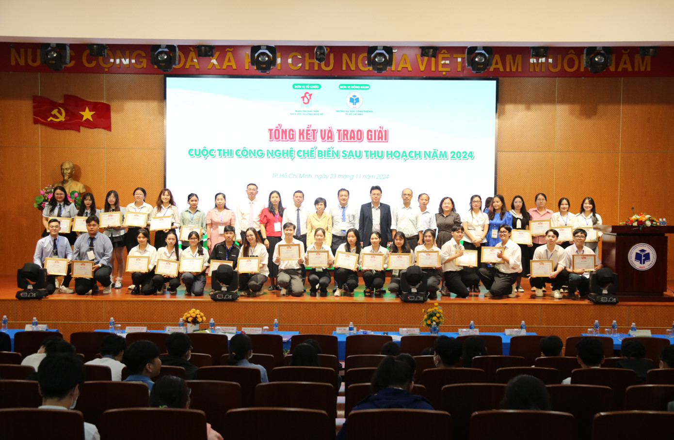 Ban Tổ chức đã chọn ra những đề tài xuất sắc để trao giải.