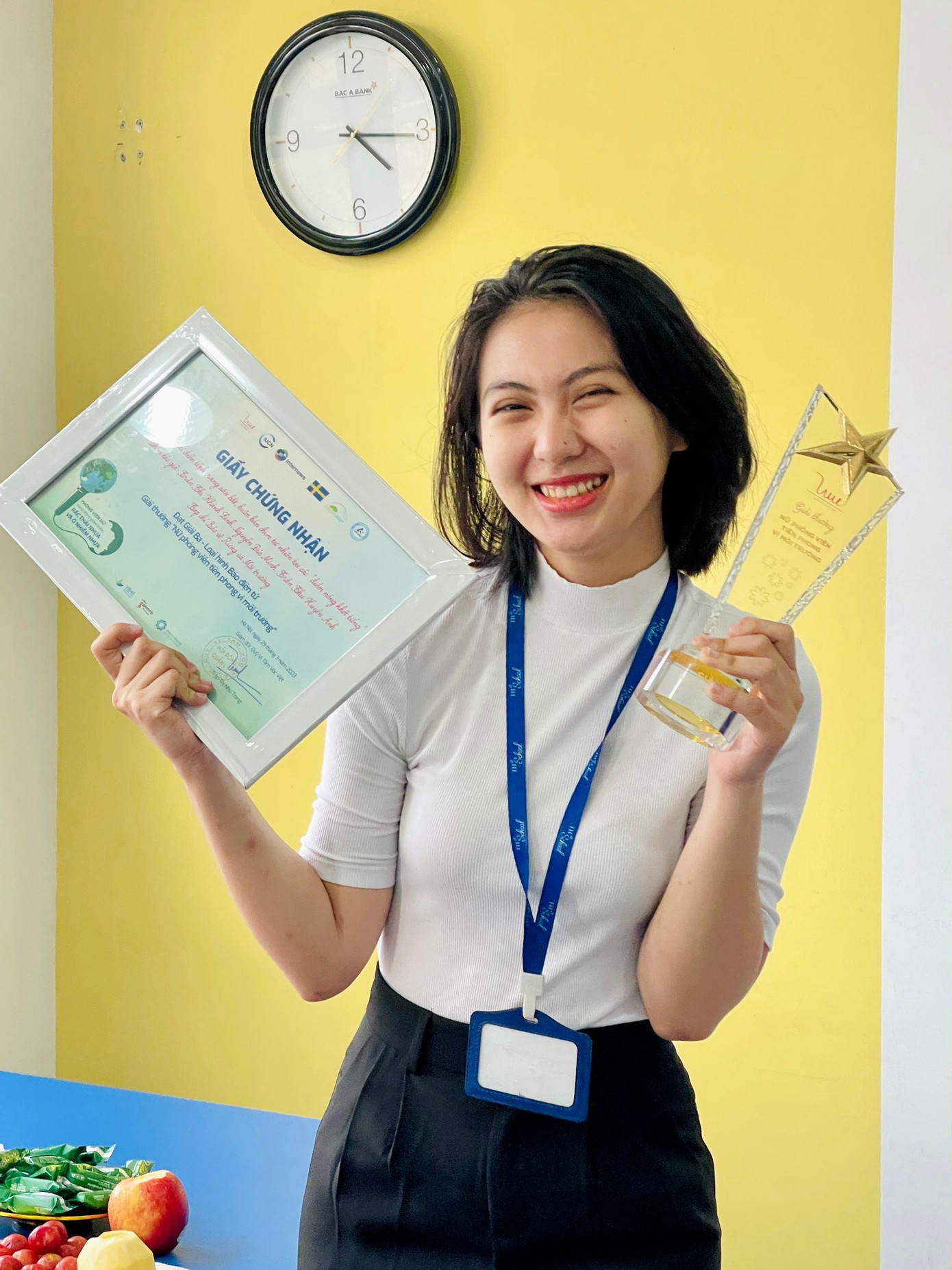 Khánh Linh còn nhận nhiều giải thưởng khi học xong đại học.