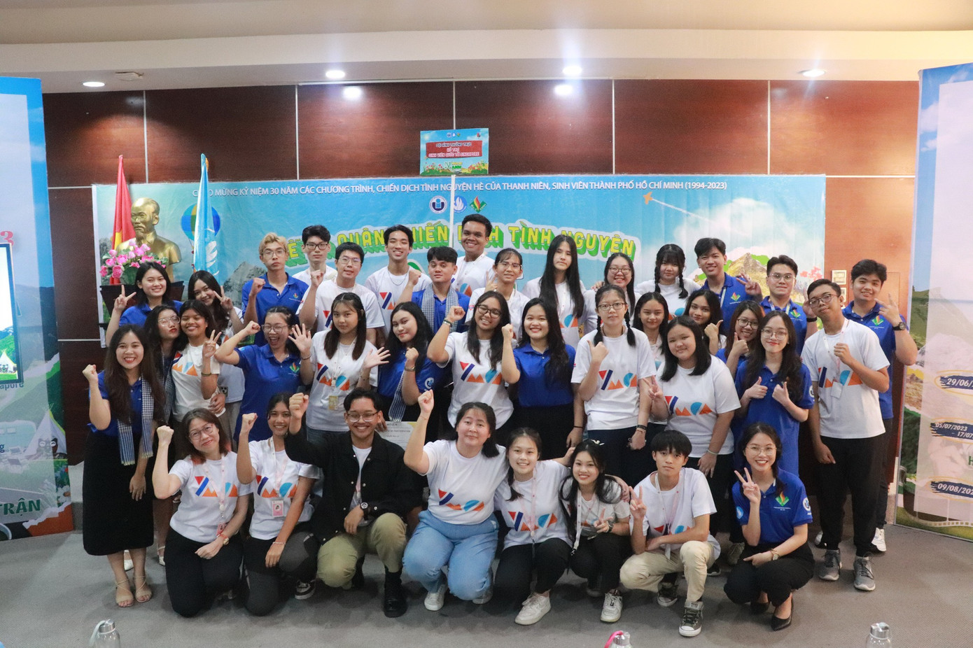 Hình ảnh sinh viên trường ĐH Quốc tế và sinh viên nước ngoài tham gia Chiến dịch tình nguyện 'Mùa Hè Xanh'. Hình ảnh sinh viên trường ĐH Quốc tế và sinh viên nước ngoài tham gia Chiến dịch tình nguyện 'Mùa Hè Xanh'.