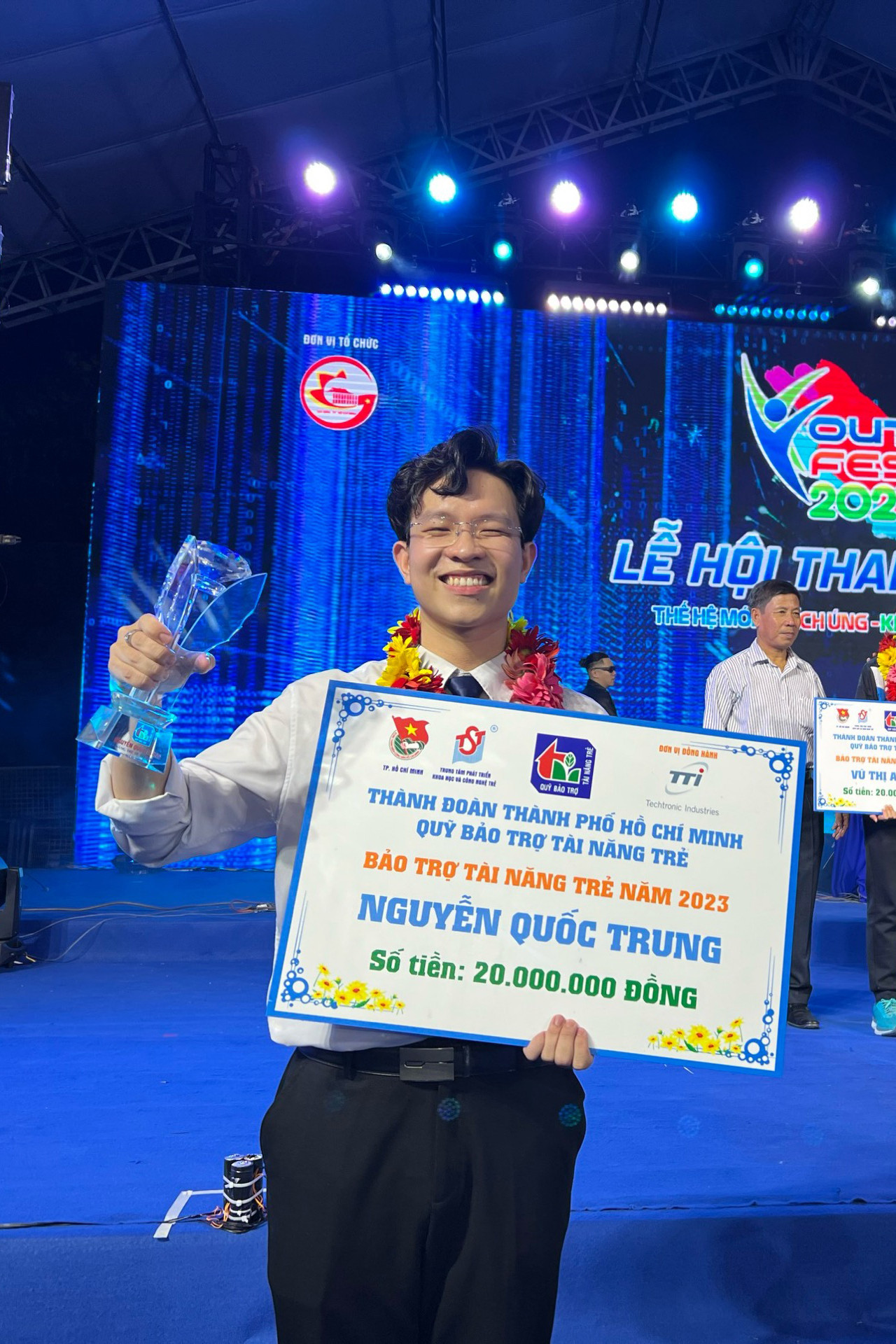 Nguyễn Quốc Trung là 1 trong 10 tài năng trẻ của TP. HCM được bảo trợ năm 2023. Nguyễn Quốc Trung là 1 trong 10 tài năng trẻ của TP. HCM được bảo trợ năm 2023.