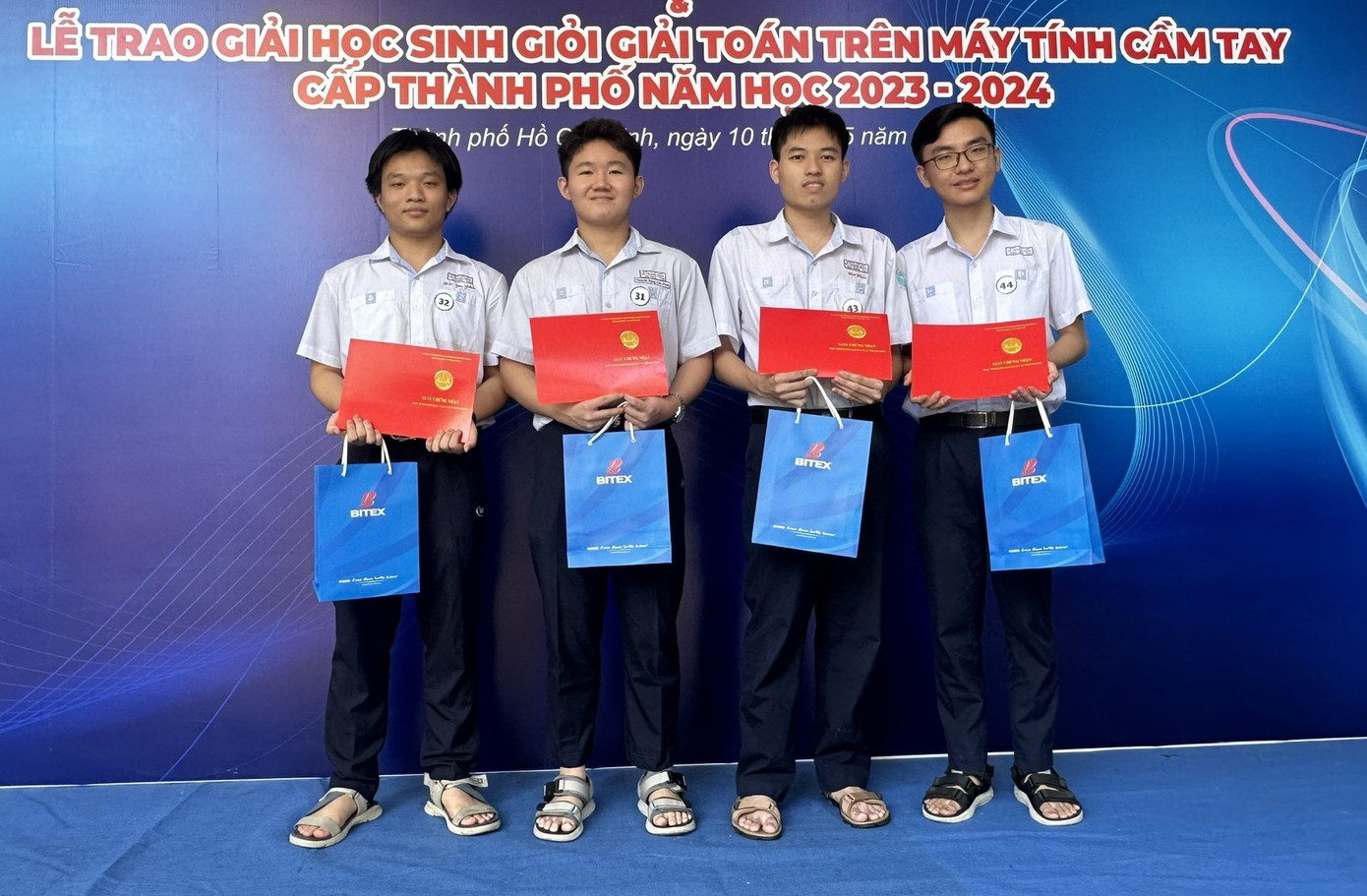 Trường TH-THCS-THPT Lê Thánh Tông có nhiều học sinh giành giải cao trong các cuộc thi học thuật trên toàn quốc. Trường TH-THCS-THPT Lê Thánh Tông có nhiều học sinh giành giải cao trong các cuộc thi học thuật trên toàn quốc.