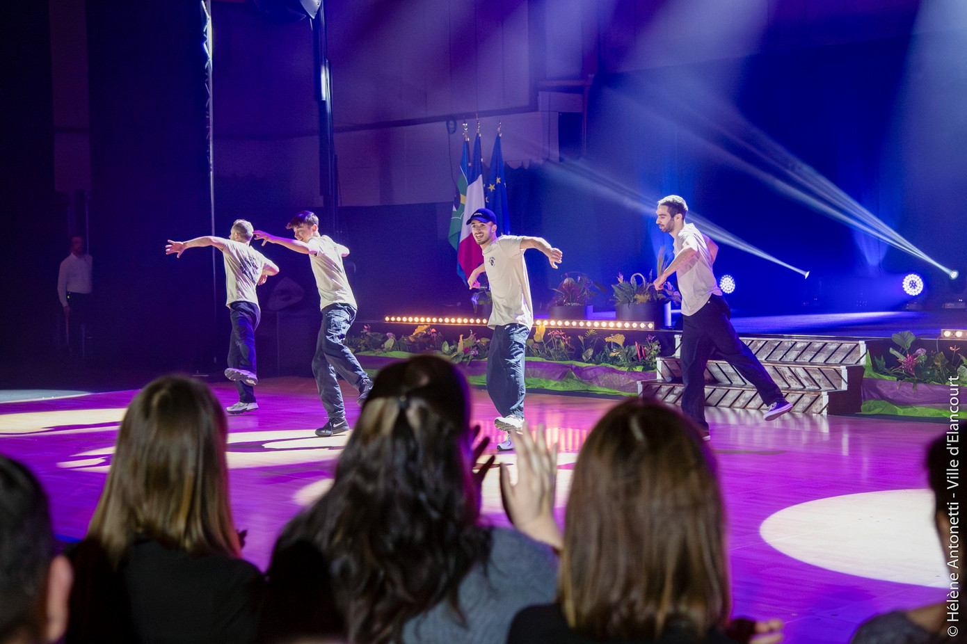 Cuộc thi là sân chơi cho các bạn trẻ đam mê Break dance. (Ảnh: SNT crew) Cuộc thi là sân chơi cho các bạn trẻ đam mê Break dance. (Ảnh: SNT crew)