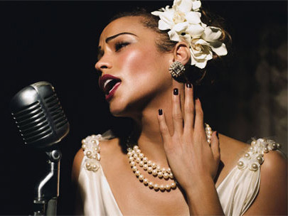 Diễn viên Paula Patton hóa thân thành nữ ca sĩ huyền thoại Billie Holiday.
