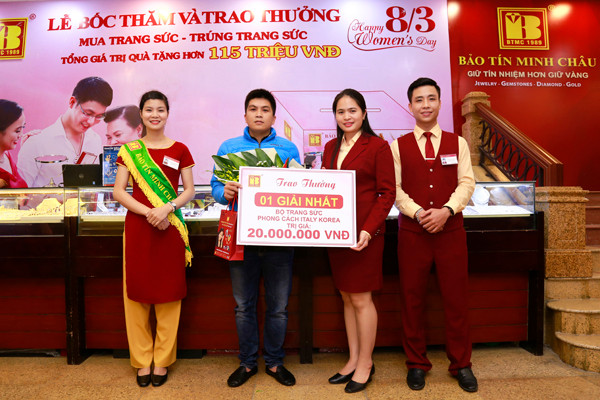 Bảo Tín Minh Châu trao thưởng trang sức cho 17 khách hàng may mắn ảnh 1