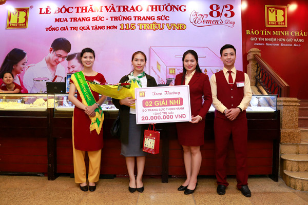 Bảo Tín Minh Châu trao thưởng trang sức cho 17 khách hàng may mắn ảnh 2