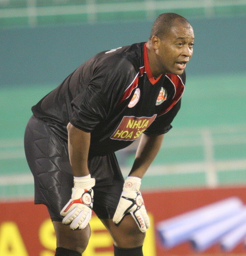 Một ngoại binh khi nhập tịch như Phan Văn Santos sẽ có giá trị chuyển nhượng rất cao. Một ngoại binh khi nhập tịch như Phan Văn Santos sẽ có giá trị chuyển nhượng rất cao