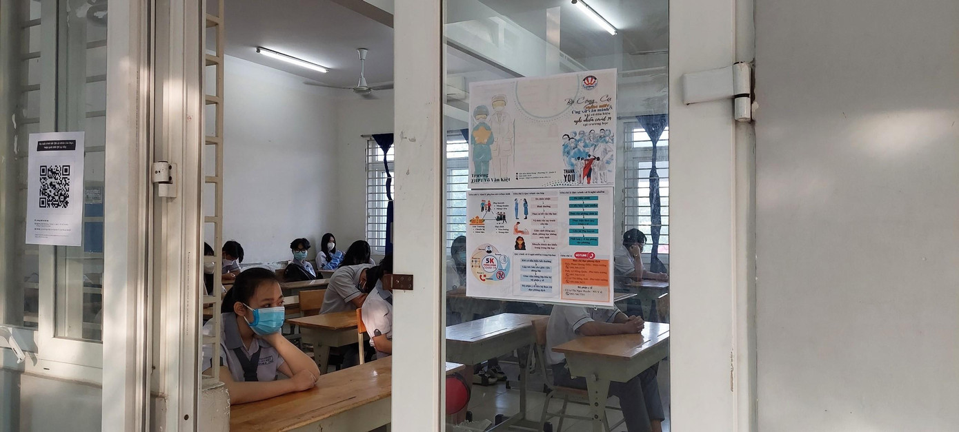 Học sinh trong lớp học