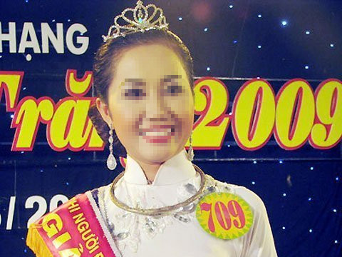 Mỹ Xuân lúc đăng quang Người đẹp Sóc Trăng 2009. Mỹ Xuân lúc đăng quang Người đẹp Sóc Trăng 2009