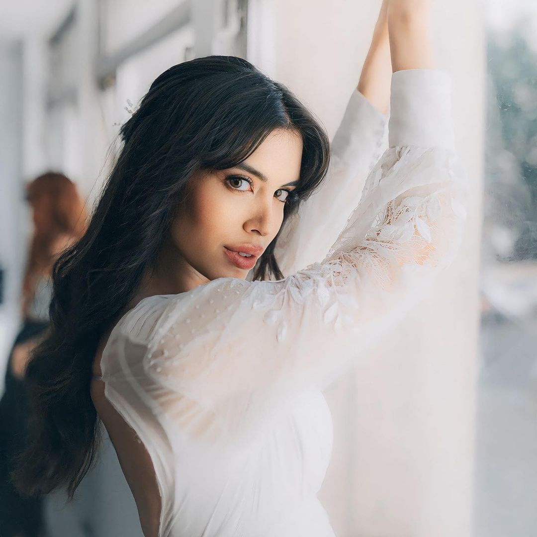 Maisha Castro năm nay 24 tuổi, là người mẫu chuyên nghiệp. Cô có vẻ đẹp thanh mảnh, cổ điển. Maisha Castro năm nay 24 tuổi, là người mẫu chuyên nghiệp. Cô có vẻ đẹp thanh mảnh, cổ điển.