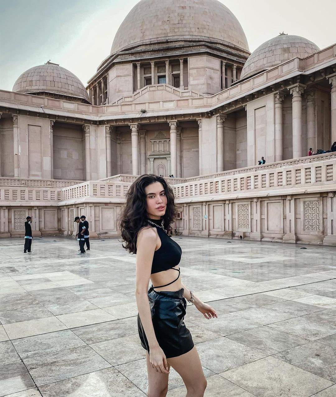 Ông Henrique Fontes cho biết rất sốc khi mất bản quyền và tiết lộ nguyên nhân là do vấn đề tiền bạc. Sau sự việc này, khán giả cho rằng mối quan hệ giữa chuyên trang sắc đẹp Globalbeauties và ông Nawat - Chủ tịch Miss Grand International trở nên căng thẳng. Ông Henrique Fontes cho biết rất sốc khi mất bản quyền và tiết lộ nguyên nhân là do vấn đề tiền bạc. Sau sự việc này, khán giả cho rằng mối quan hệ giữa chuyên trang sắc đẹp Globalbeauties và ông Nawat - Chủ tịch Miss Grand International trở nên căng thẳng.