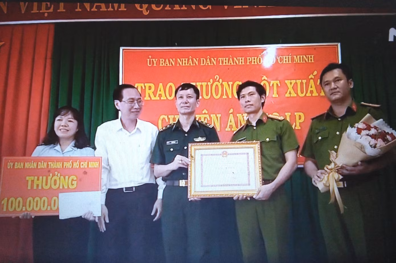 Khen thưởng Ban chuyên án triệt phá đường dây ma túy xuyên quốc gia ảnh 1