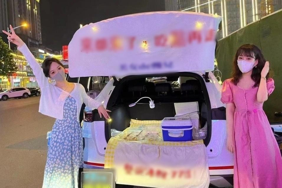 Mô hình bán rong lưu động trên xe hơi được người trẻ Trung Quốc ưa chuộng. Ảnh: Beauty de booth. Mô hình bán rong lưu động trên xe hơi được người trẻ Trung Quốc ưa chuộng. Ảnh: Beauty de booth.