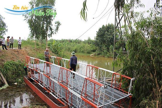 'Hai lúa' miền Tây chế tạo cầu lắp ráp trong 2 giờ ảnh 3