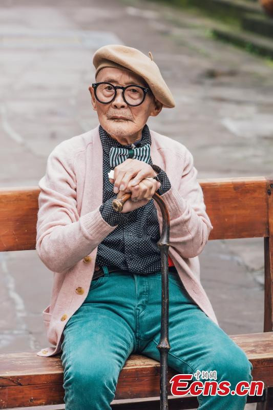 ‘Hội phụ lão’ hồi xuân, chụp ảnh sành điệu như tín đồ thời trang ảnh 5