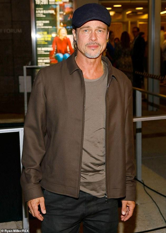 Brad Pitt cũng có mặt trong danh sách cùng vợ cũ Aniston.